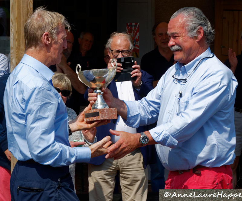 Kieran McLernan receiving the 2018 Senior Grand Masters Celtic Cup - photograph by Anne-Laure Happe